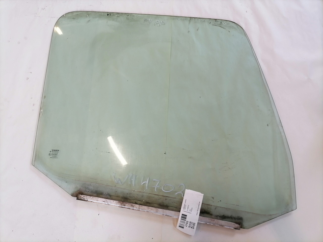 Volvo Küljeklaas, parem 8140913 - Window and parts for Truck: picture 2 Volvo Küljeklaas, parem 8140913 - Window and parts for Truck: picture 2