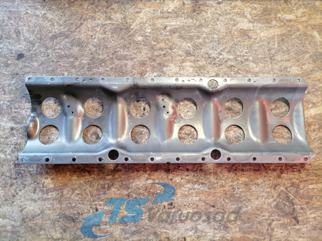 Volvo Ladder frame 20499612 - Oil pan for Truck: picture 3 Volvo Ladder frame 20499612 - Oil pan for Truck: picture 3