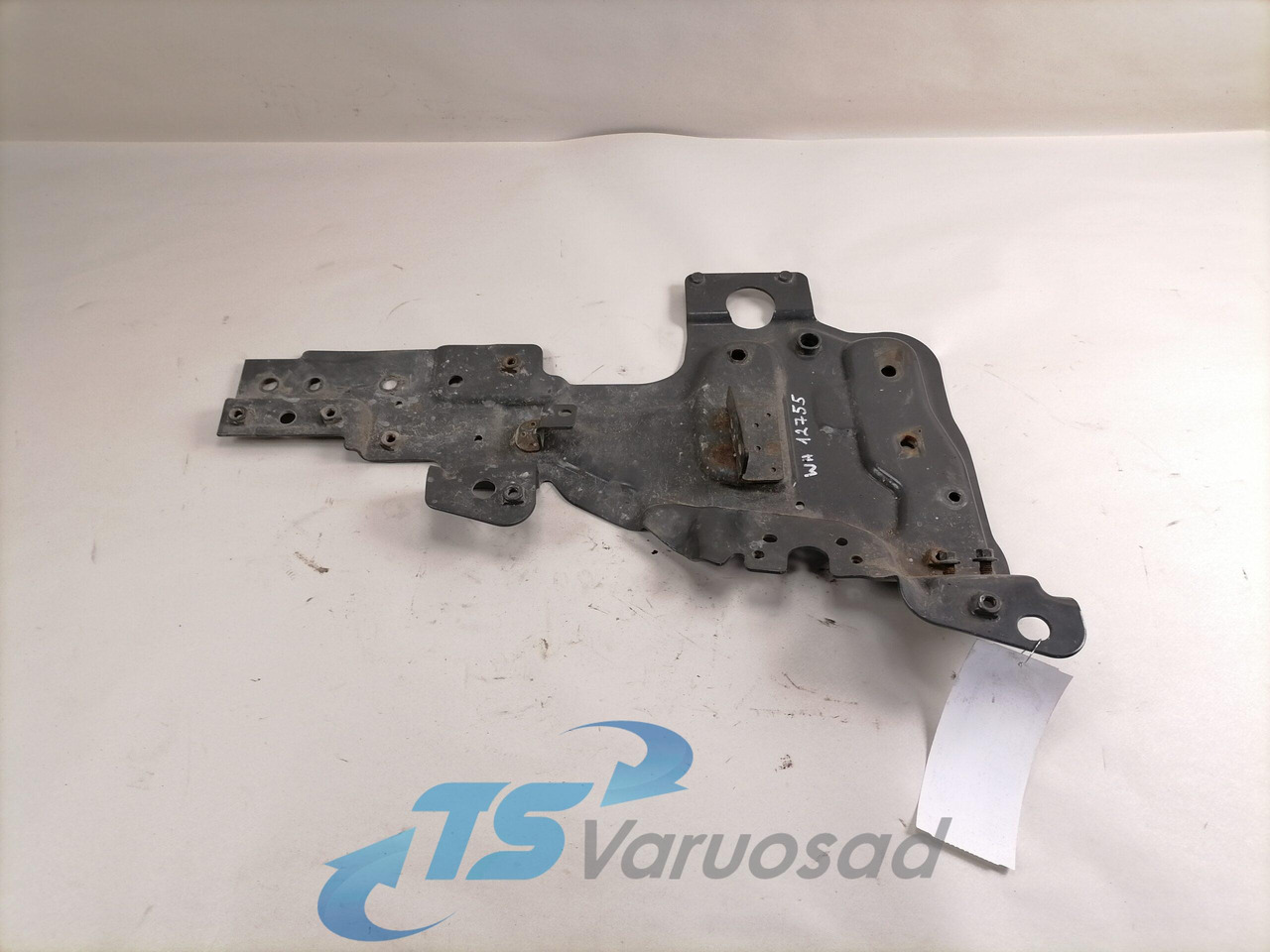 Volvo Light bracket 84146830 - Lights/ Lighting for Truck: picture 1 Volvo Light bracket 84146830 - Lights/ Lighting for Truck: picture 1