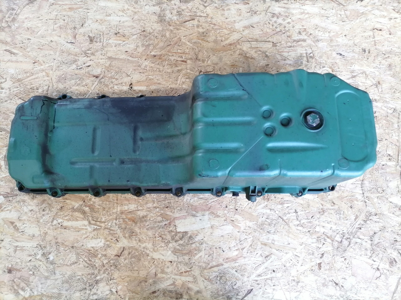 Volvo Oil sump 20493972 - Oil pan for Truck: picture 2 Volvo Oil sump 20493972 - Oil pan for Truck: picture 2