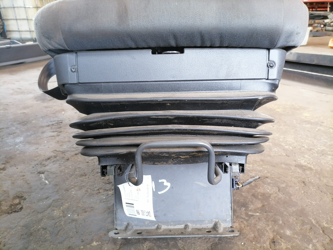 Volvo Passenger seat 20591478 - Seat for Truck: picture 4 Volvo Passenger seat 20591478 - Seat for Truck: picture 4