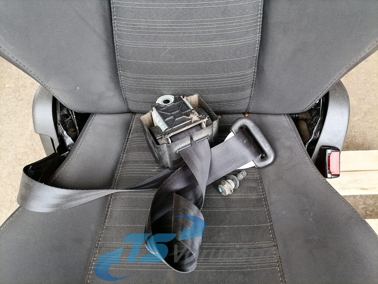 Volvo Passenger seat 82201647 - Seat for Truck: picture 5 Volvo Passenger seat 82201647 - Seat for Truck: picture 5