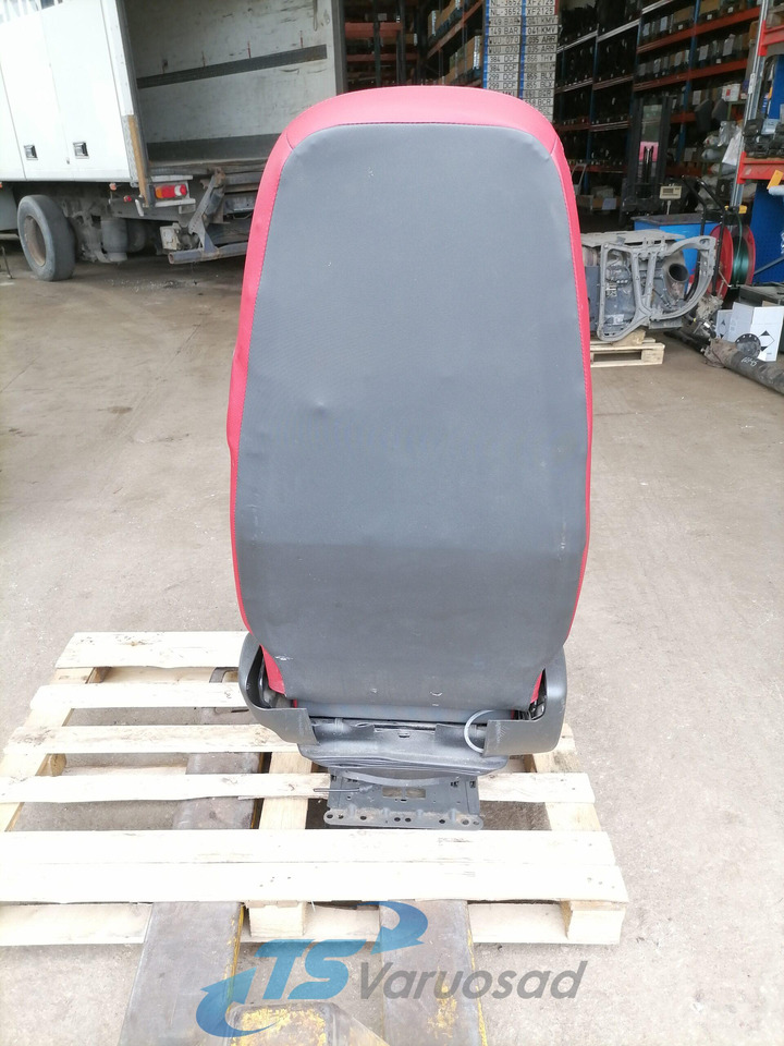 Volvo Passenger seat 82201647 - Seat for Truck: picture 4 Volvo Passenger seat 82201647 - Seat for Truck: picture 4