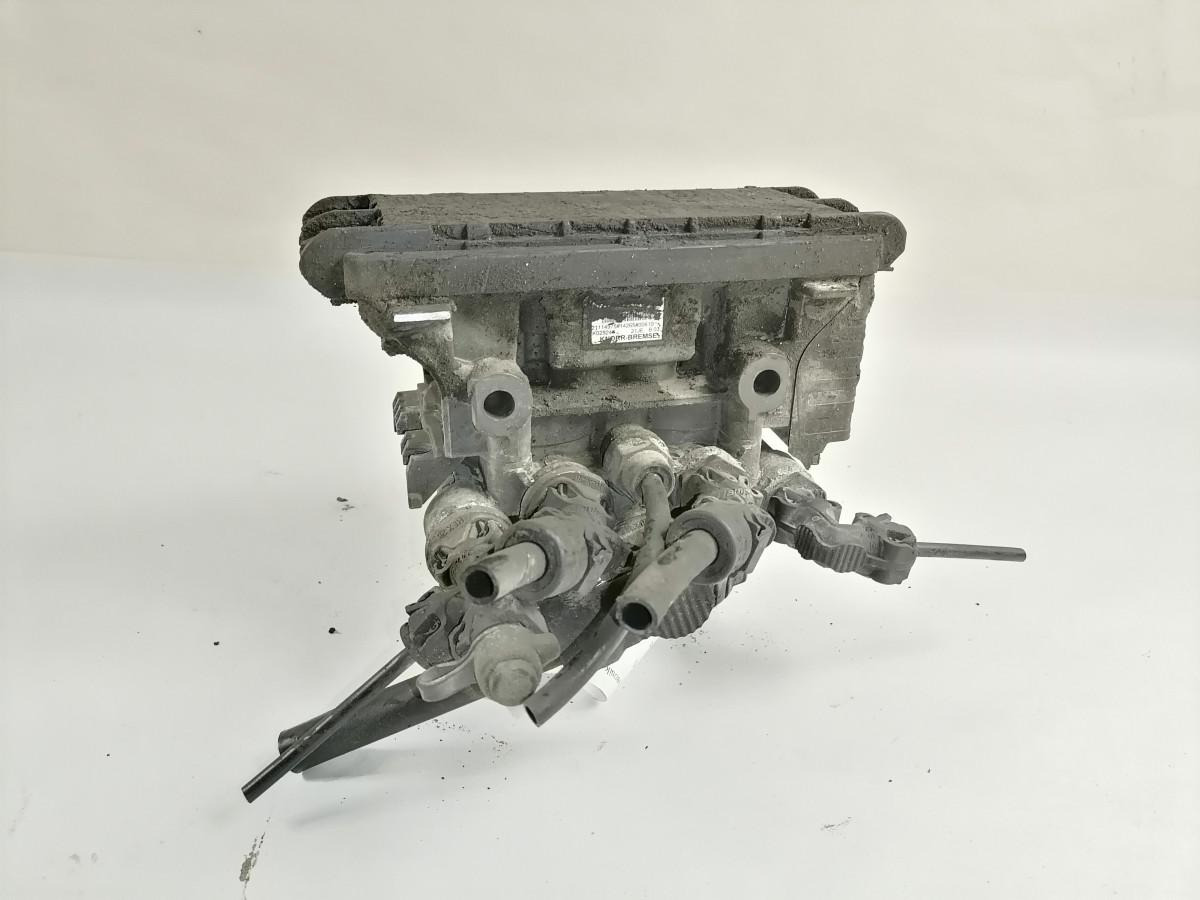 Volvo Rear axel brake pressure control valve 21114975 - Brake valve for Truck: picture 2 Volvo Rear axel brake pressure control valve 21114975 - Brake valve for Truck: picture 2