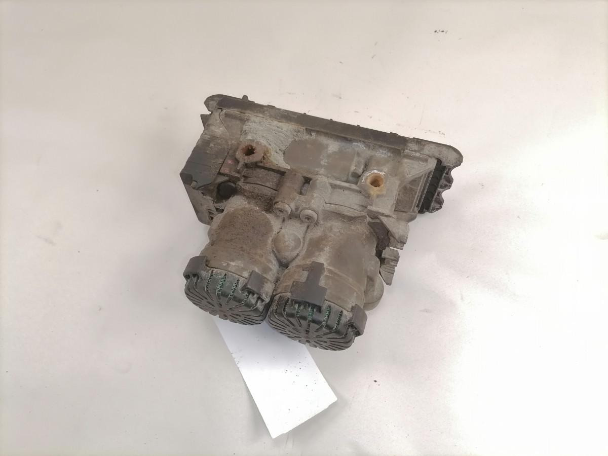 Volvo Rear axel brake pressure control valve 22225552 - Brake valve for Truck: picture 2 Volvo Rear axel brake pressure control valve 22225552 - Brake valve for Truck: picture 2