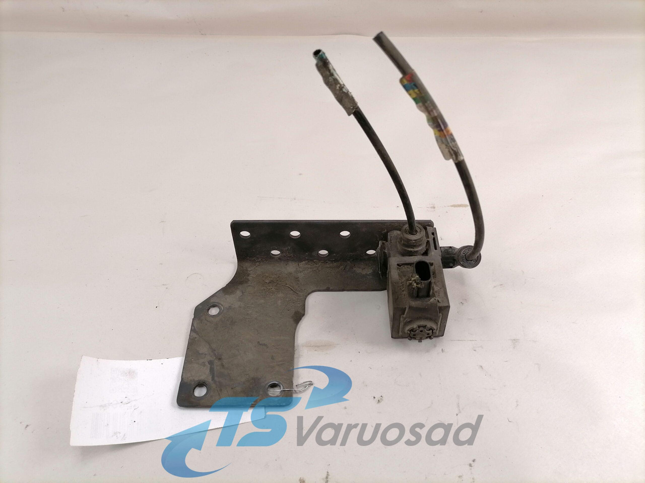Volvo Solenoid valve 21472978 - Brake valve for Truck: picture 1 Volvo Solenoid valve 21472978 - Brake valve for Truck: picture 1
