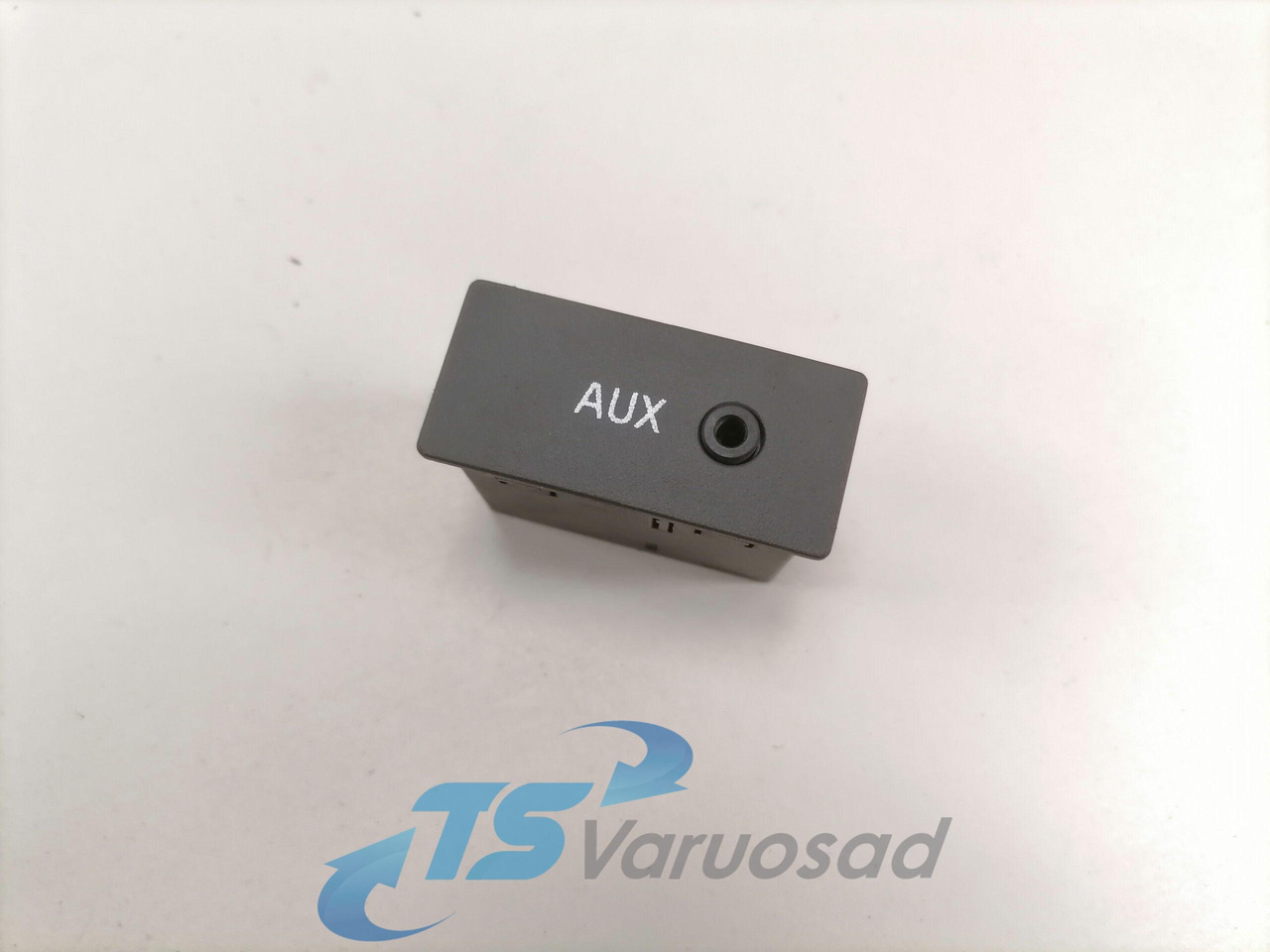 Volvo Volvo AUX pistiku paneel 21079667 - Electrical system for Truck: picture 1 Volvo Volvo AUX pistiku paneel 21079667 - Electrical system for Truck: picture 1
