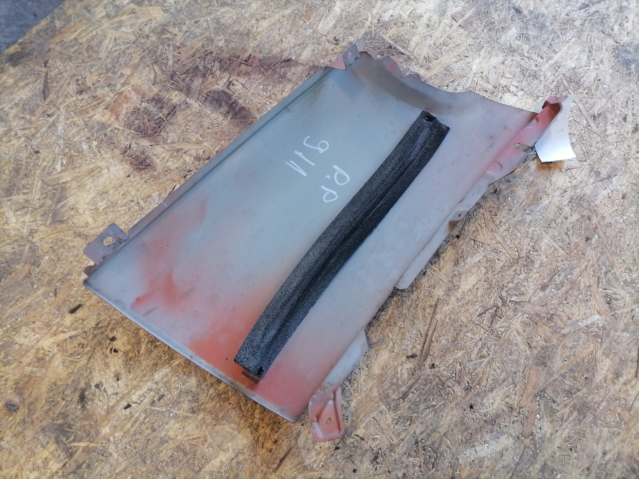 Volvo Volvo kabiini nurgapõsk, parem 20379172 - Grill for Truck: picture 4 Volvo Volvo kabiini nurgapõsk, parem 20379172 - Grill for Truck: picture 4