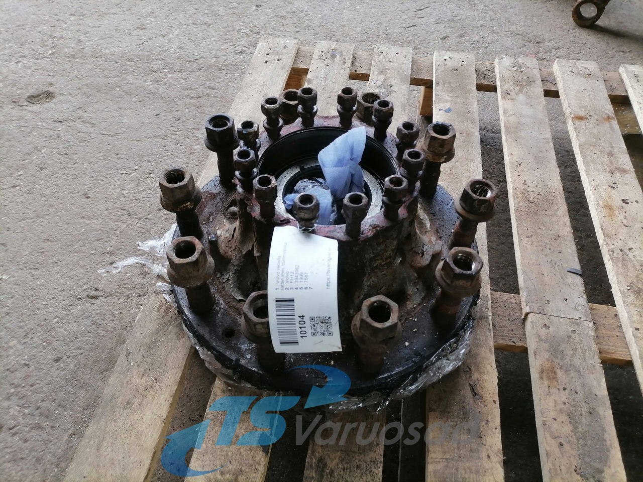 Volvo Wheel hub 3943982 - Wheel hub for Truck: picture 1 Volvo Wheel hub 3943982 - Wheel hub for Truck: picture 1