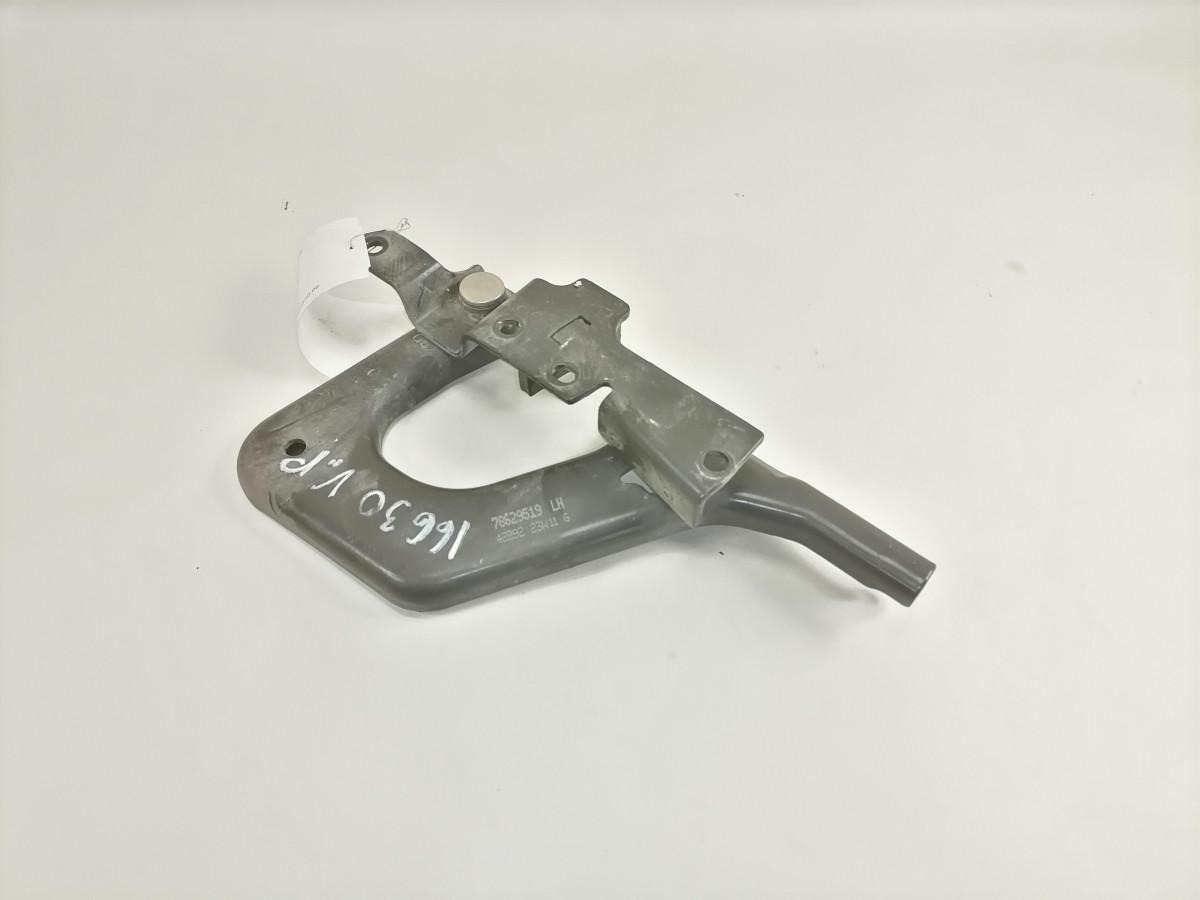 Volvo lower grille carrier hinge 78629519 - Grill for Truck: picture 2 Volvo lower grille carrier hinge 78629519 - Grill for Truck: picture 2