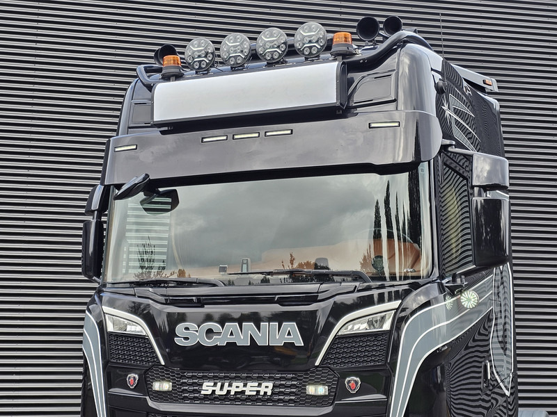 Scania S580 V8 / 4x2 / FULL AIR / RETARDER - Tractor unit: picture 3 Scania S580 V8 / 4x2 / FULL AIR / RETARDER - Tractor unit: picture 3