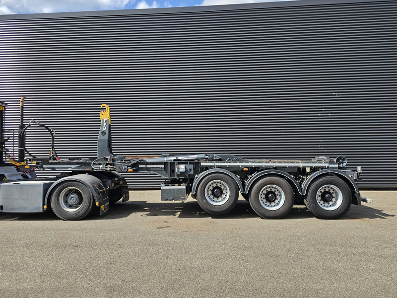 Van Bouwel 25T HOOKLIFT / ABROLKIPPER / LIFT AXLE - Container transporter/ Swap body semi-trailer: picture 4 Van Bouwel 25T HOOKLIFT / ABROLKIPPER / LIFT AXLE - Container transporter/ Swap body semi-trailer: picture 4