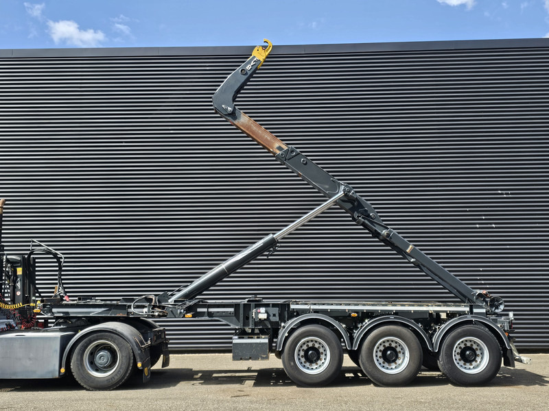 Van Bouwel 25T HOOKLIFT / ABROLKIPPER / LIFT AXLE - Container transporter/ Swap body semi-trailer: picture 2 Van Bouwel 25T HOOKLIFT / ABROLKIPPER / LIFT AXLE - Container transporter/ Swap body semi-trailer: picture 2
