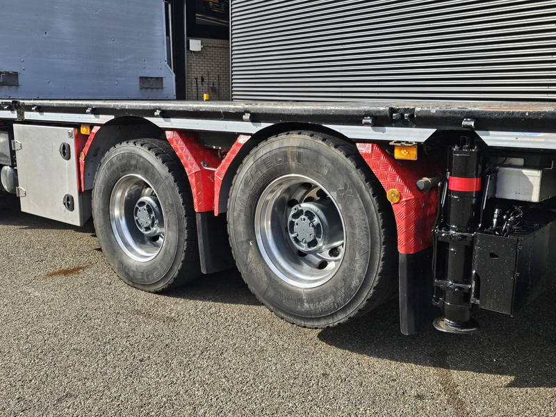 Dropside/ Flatbed truck, Crane truck Volvo FH 16.650 8x4 / HIAB 105 t/m CRANE / KRAN: picture 10 Dropside/ Flatbed truck, Crane truck Volvo FH 16.650 8x4 / HIAB 105 t/m CRANE / KRAN: picture 10