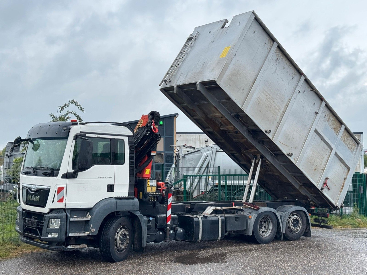 MAN 26.360 TGS Pafinger PK12002 Glaskipper 2 Trennw. - Crane truck: picture 1 MAN 26.360 TGS Pafinger PK12002 Glaskipper 2 Trennw. - Crane truck: picture 1