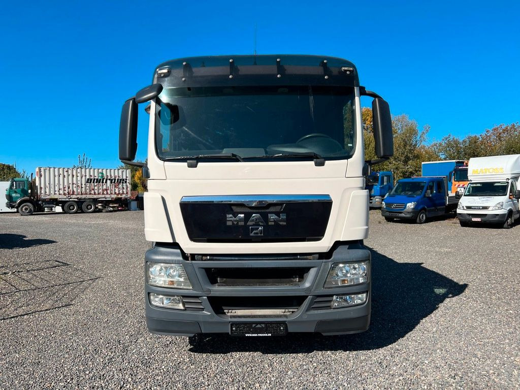 Crane truck, Dropside/ Flatbed truck MAN 26.480 6X2 Baustoff mit Kran HIAB Top Zustand: picture 11