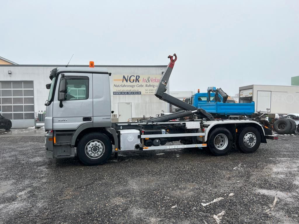 Mercedes-Benz 2541 6X2 VDL Abroller mit Hydr. Verriegelung - Hook lift truck: picture 1 Mercedes-Benz 2541 6X2 VDL Abroller mit Hydr. Verriegelung - Hook lift truck: picture 1
