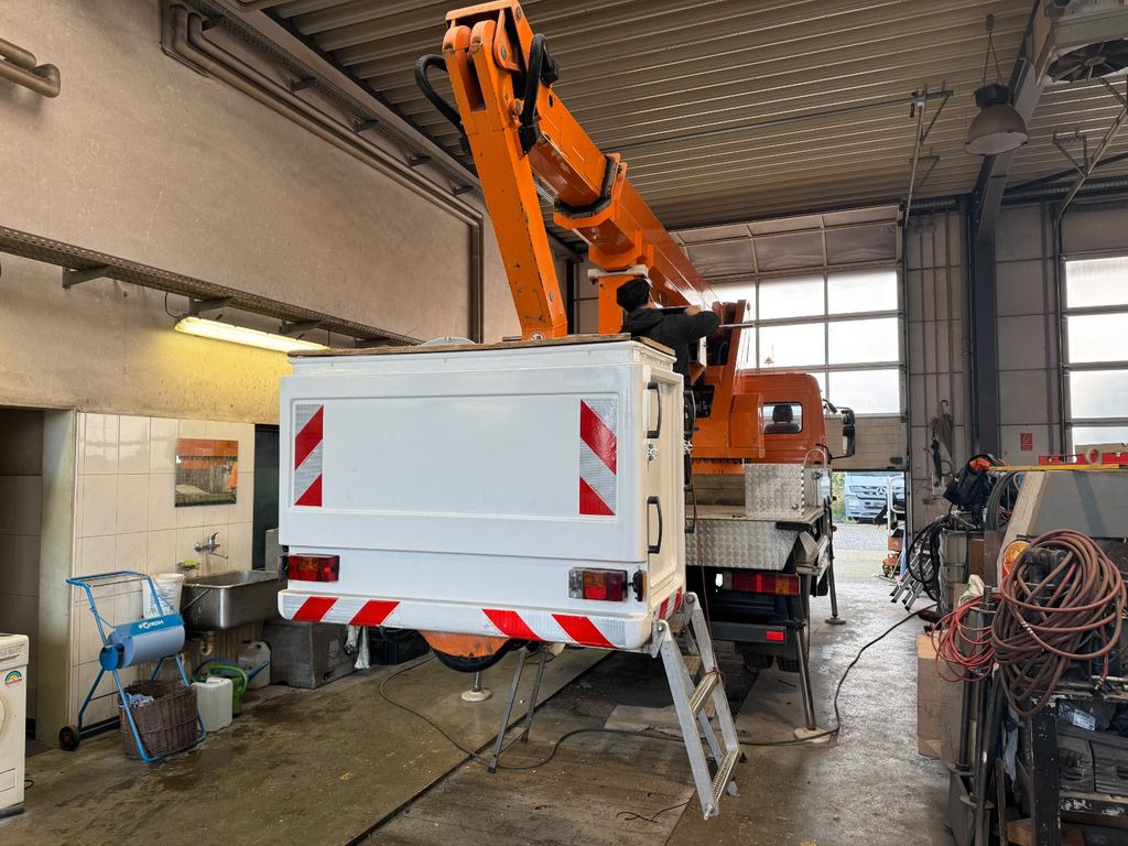 Mercedes-Benz 815 4x2 Hubarbeitsbühne Wumag 170 high 17 m Mercedes-Benz 815 4x2 Hubarbeitsbühne Wumag 170 high 17 m - Truck mounted aerial platform, Van: picture 4 Mercedes-Benz 815 4x2 Hubarbeitsbühne Wumag 170 high 17 m Mercedes-Benz 815 4x2 Hubarbeitsbühne Wumag 170 high 17 m - Truck mounted aerial platform, Van: picture 4