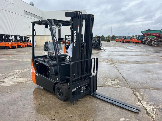 Doosan B15T-7 PLUS - Electric forklift: picture 4 Doosan B15T-7 PLUS - Electric forklift: picture 4