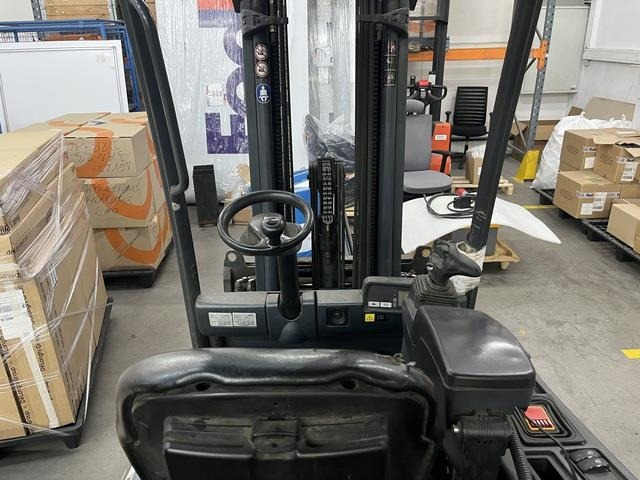 Yale ERP10RCF V2092 - Electric forklift: picture 3 Yale ERP10RCF V2092 - Electric forklift: picture 3
