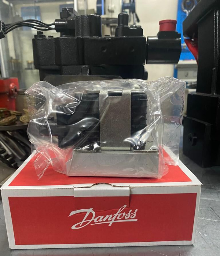 Danfoss MOOG Valfi Sauer-Danfoss MCV116G4201 for BOMAG construction roller - Hydraulics for Roller: picture 1 Danfoss MOOG Valfi Sauer-Danfoss MCV116G4201 for BOMAG construction roller - Hydraulics for Roller: picture 1