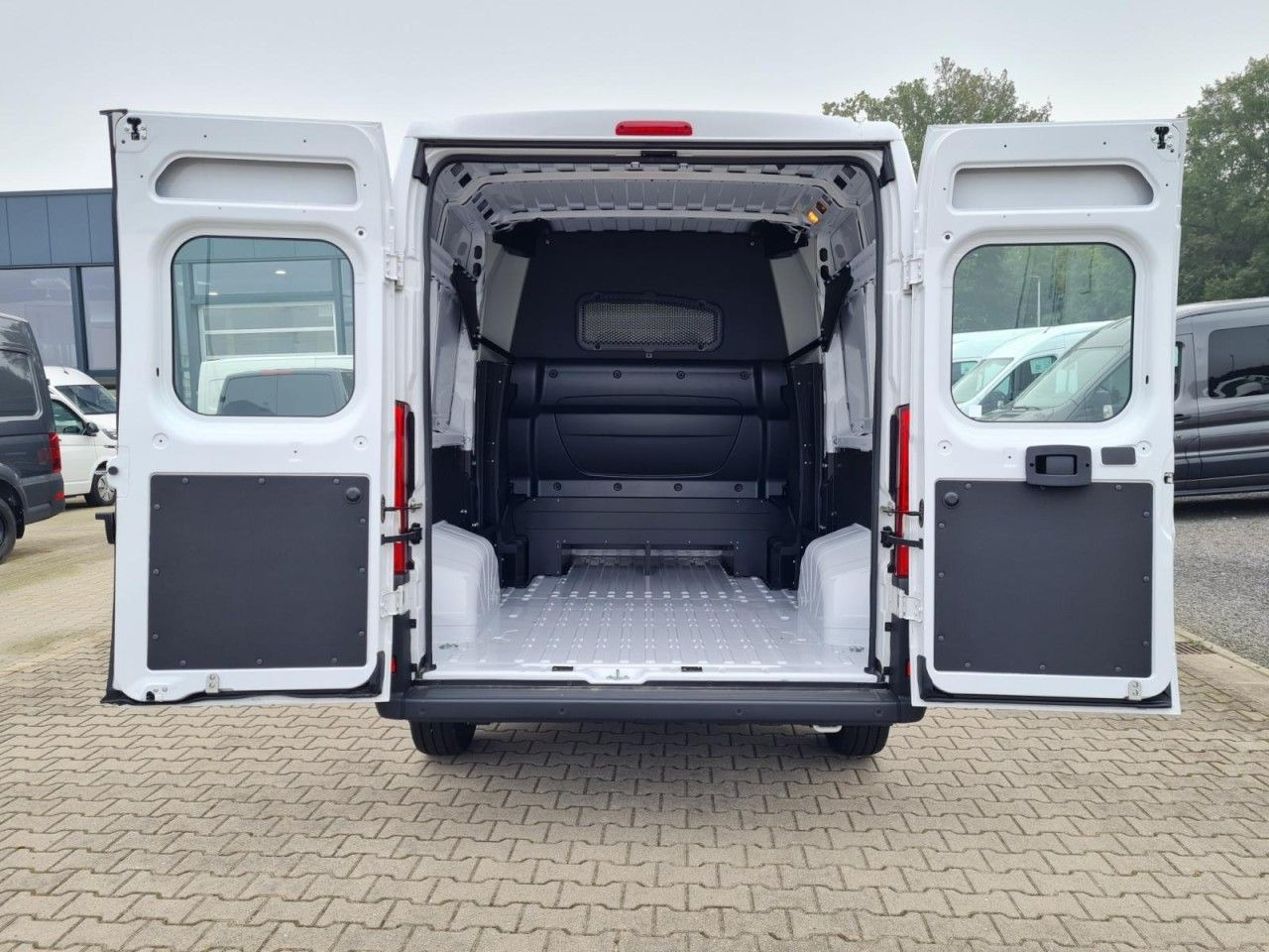 Panel van, Combi van Fiat Ducato 35 Kasten Doka 7-Sitze 2x Schiebetür Maxi: picture 6