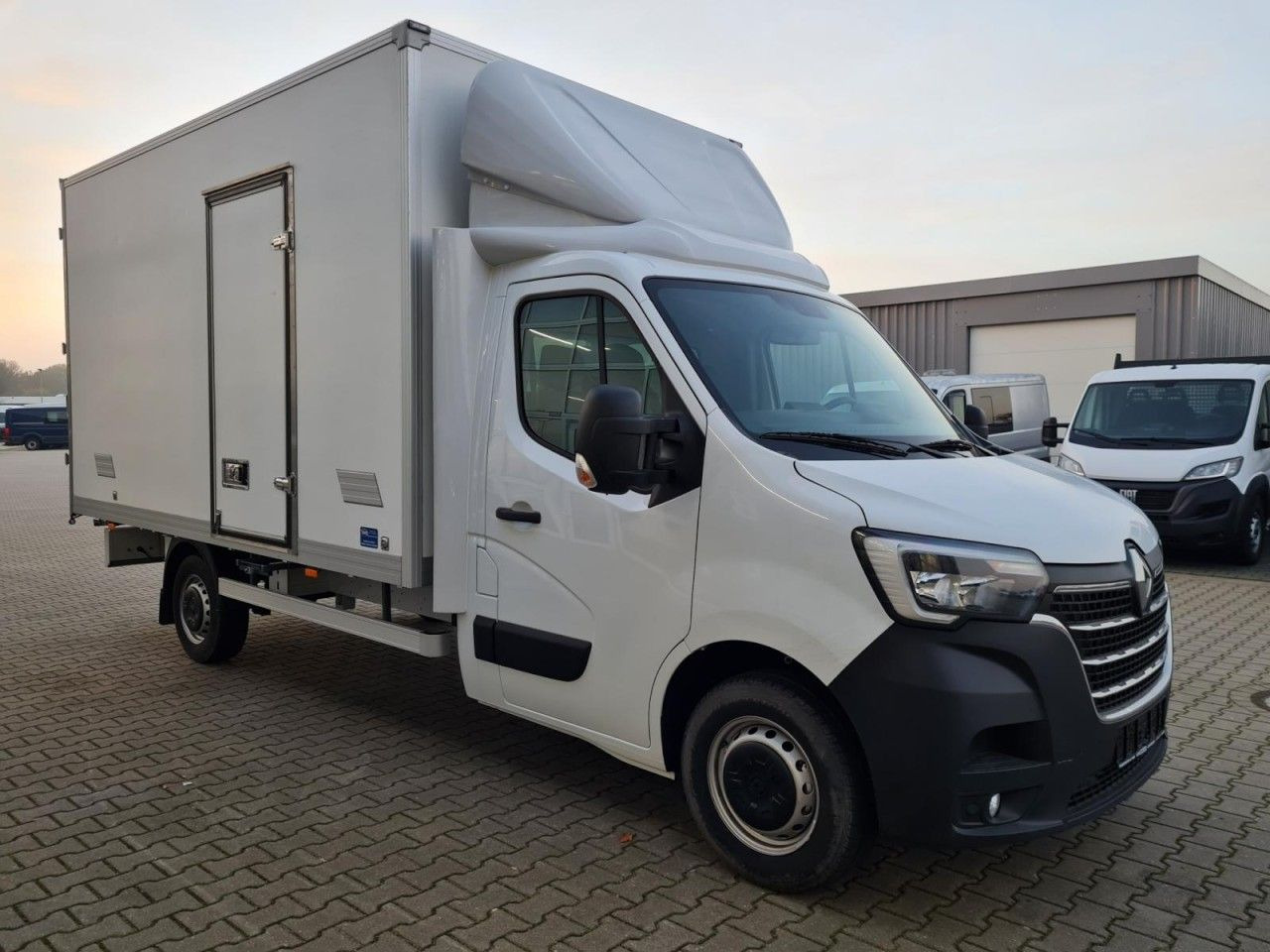 Renault Master 3.5t Möbel Koffer KLIMA LUFTFEDERUNG TEMP - Box van: picture 4 Renault Master 3.5t Möbel Koffer KLIMA LUFTFEDERUNG TEMP - Box van: picture 4