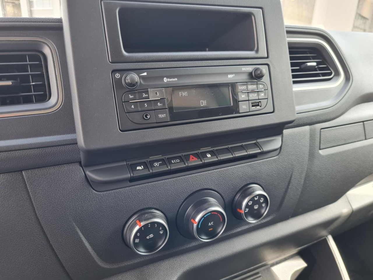 Curtain side van Renault Master 35 Pritsche Schiebe Plane Schlafkab. STHZ: picture 11 Curtain side van Renault Master 35 Pritsche Schiebe Plane Schlafkab. STHZ: picture 11