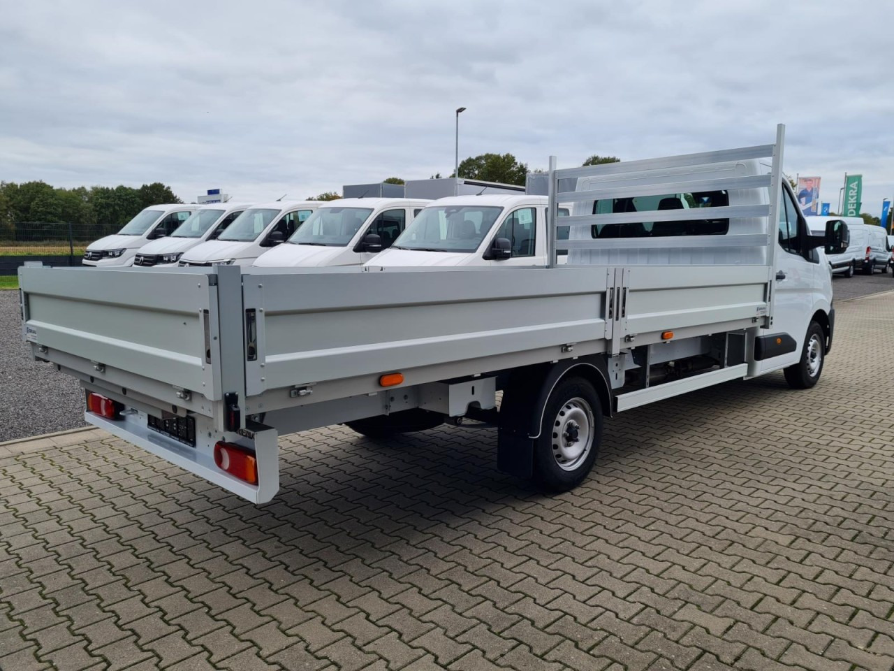 Renault Master 35 Pritsche dCi 170 extra lang 4,85 m - Flatbed van: picture 4 Renault Master 35 Pritsche dCi 170 extra lang 4,85 m - Flatbed van: picture 4