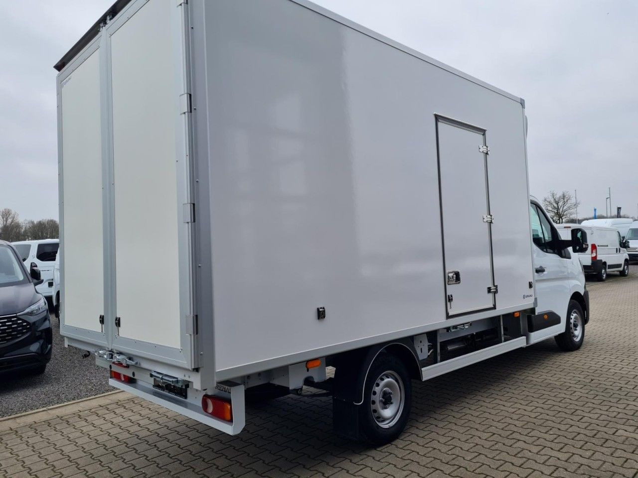 Renault New Master 35 Möbel Koffer KLIMA LUFTFEDER TEMPO - Box van: picture 4 Renault New Master 35 Möbel Koffer KLIMA LUFTFEDER TEMPO - Box van: picture 4
