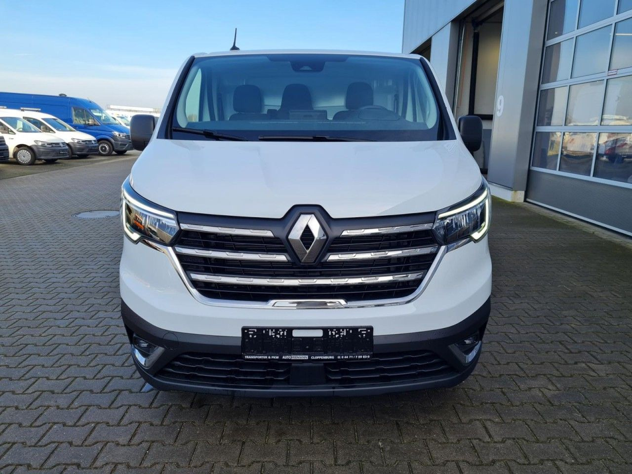 Renault Trafic Kasten 3,0t L2 Advance AHK KLIMA LED PDC - Small van: picture 2 Renault Trafic Kasten 3,0t L2 Advance AHK KLIMA LED PDC - Small van: picture 2