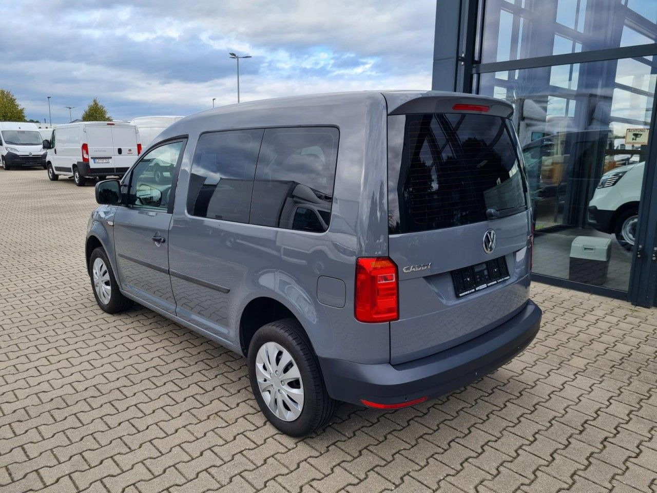 Volkswagen Caddy Kombi 4Motion TDi 5-Sitze KLIMA STHZ TEMPO - Passenger van: picture 5 Volkswagen Caddy Kombi 4Motion TDi 5-Sitze KLIMA STHZ TEMPO - Passenger van: picture 5