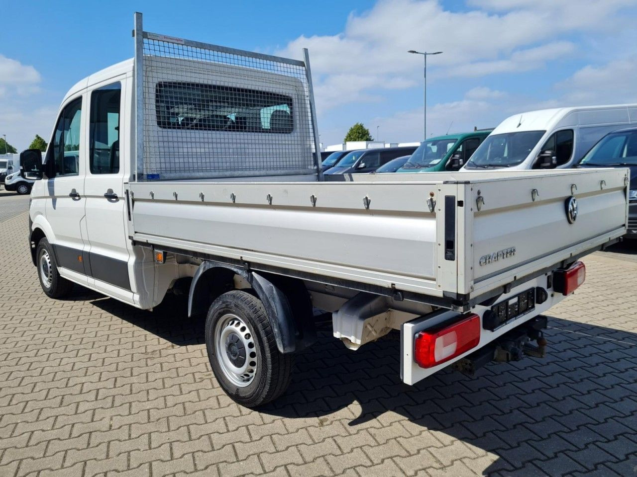 Volkswagen Crafter 35 Doka MR 7-Sitze AHK KLIMA KOMFORT - Flatbed van: picture 4 Volkswagen Crafter 35 Doka MR 7-Sitze AHK KLIMA KOMFORT - Flatbed van: picture 4
