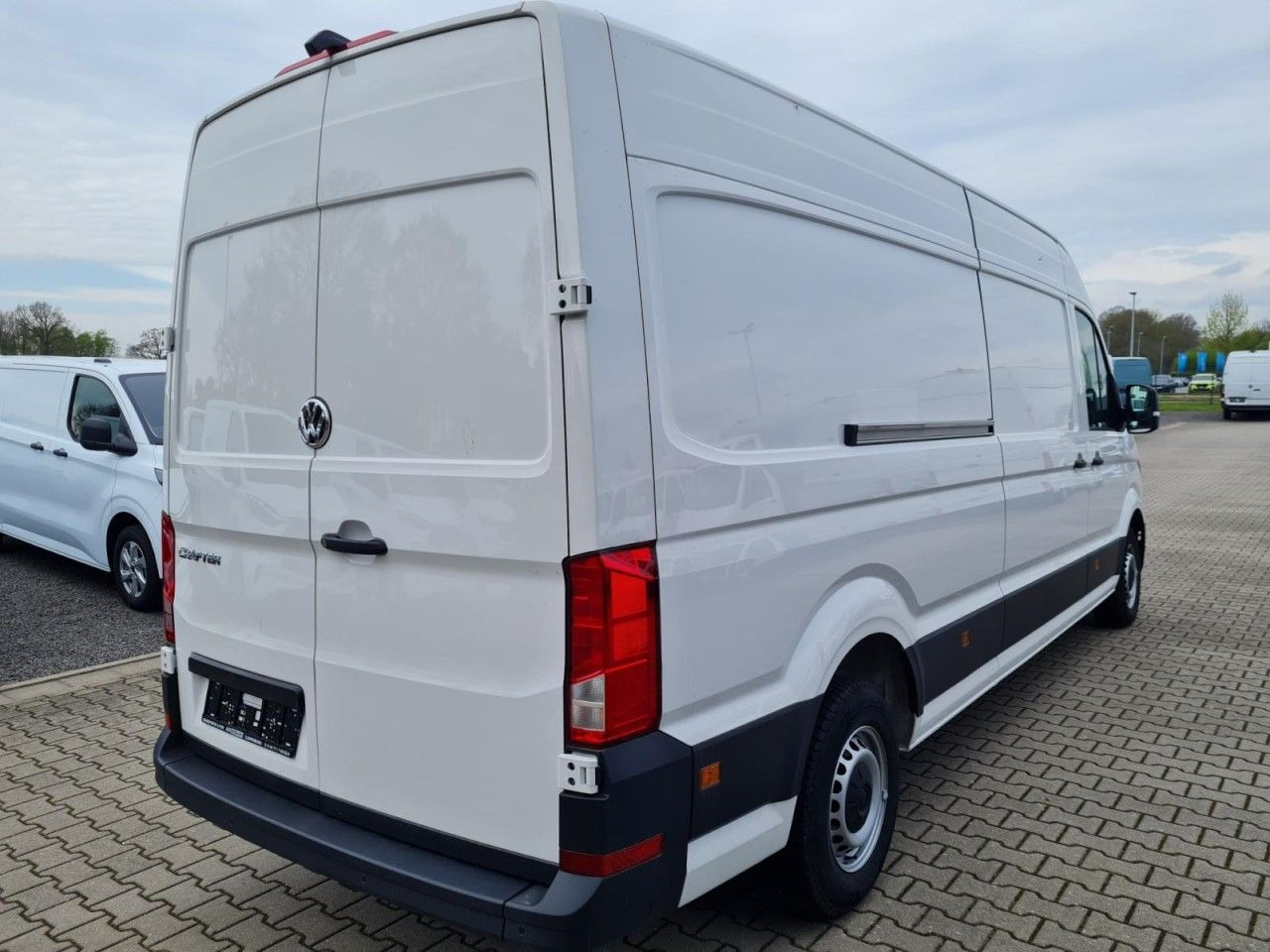 Volkswagen Crafter 35 Kasten lang L4H2 KLIMA NAVI_APP HOLZB Volkswagen Crafter 35 Kasten lang L4H2 KLIMA NAVI_APP HOLZB - Panel van: picture 4 Volkswagen Crafter 35 Kasten lang L4H2 KLIMA NAVI_APP HOLZB Volkswagen Crafter 35 Kasten lang L4H2 KLIMA NAVI_APP HOLZB - Panel van: picture 4