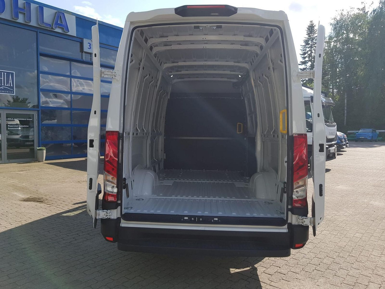 Iveco Daily 35S14A8VY*KAMERA*RADIO*KLIMA* - Panel van: picture 5 Iveco Daily 35S14A8VY*KAMERA*RADIO*KLIMA* - Panel van: picture 5