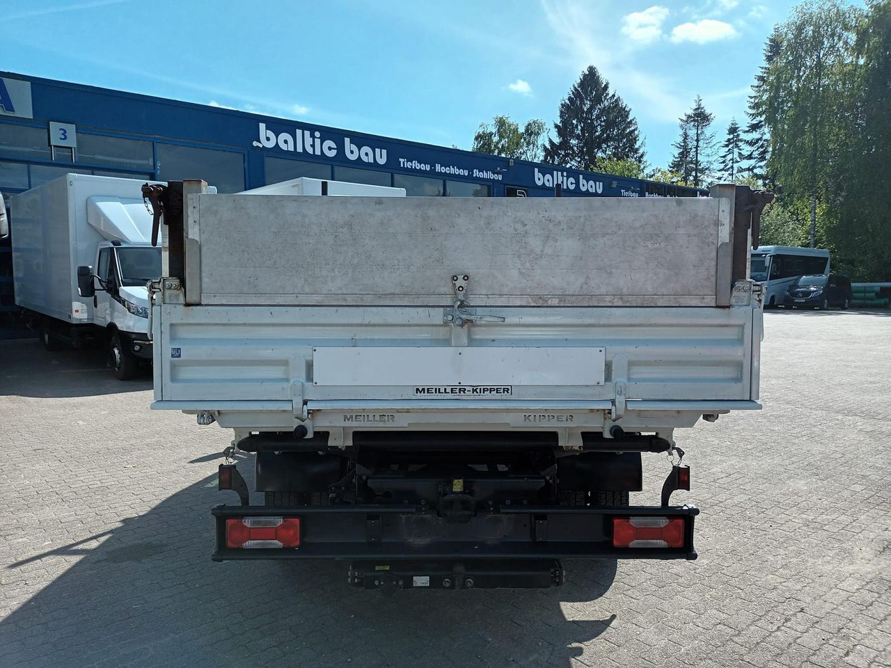 Iveco Daily 70C18H Meiler Dreiseitenkipper, AHK, Klima - Tipper van: picture 4 Iveco Daily 70C18H Meiler Dreiseitenkipper, AHK, Klima - Tipper van: picture 4