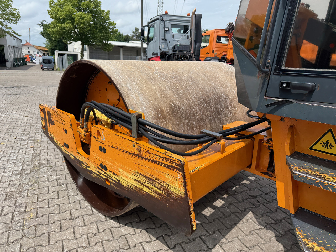 Compactor Bomag BW 213D-2 Walzenzug: picture 8