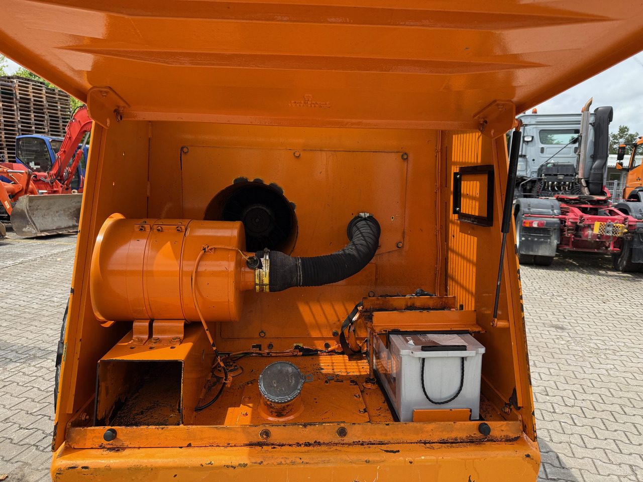 Compactor Bomag BW 213D-2 Walzenzug: picture 17