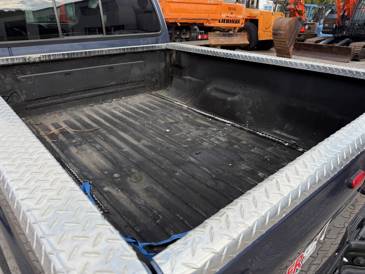 Pickup truck FORD F250: picture 7