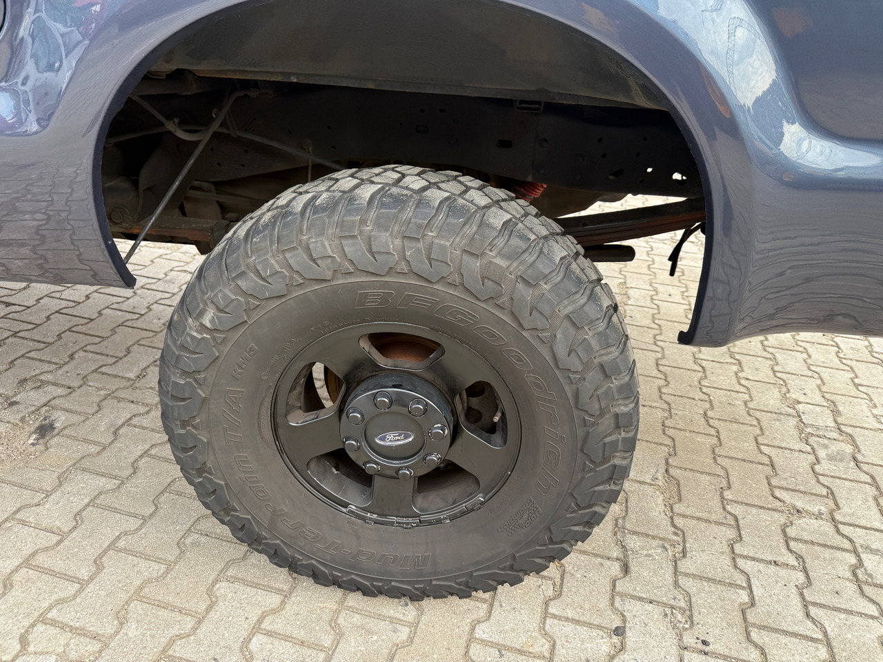 Pickup truck FORD F250: picture 8