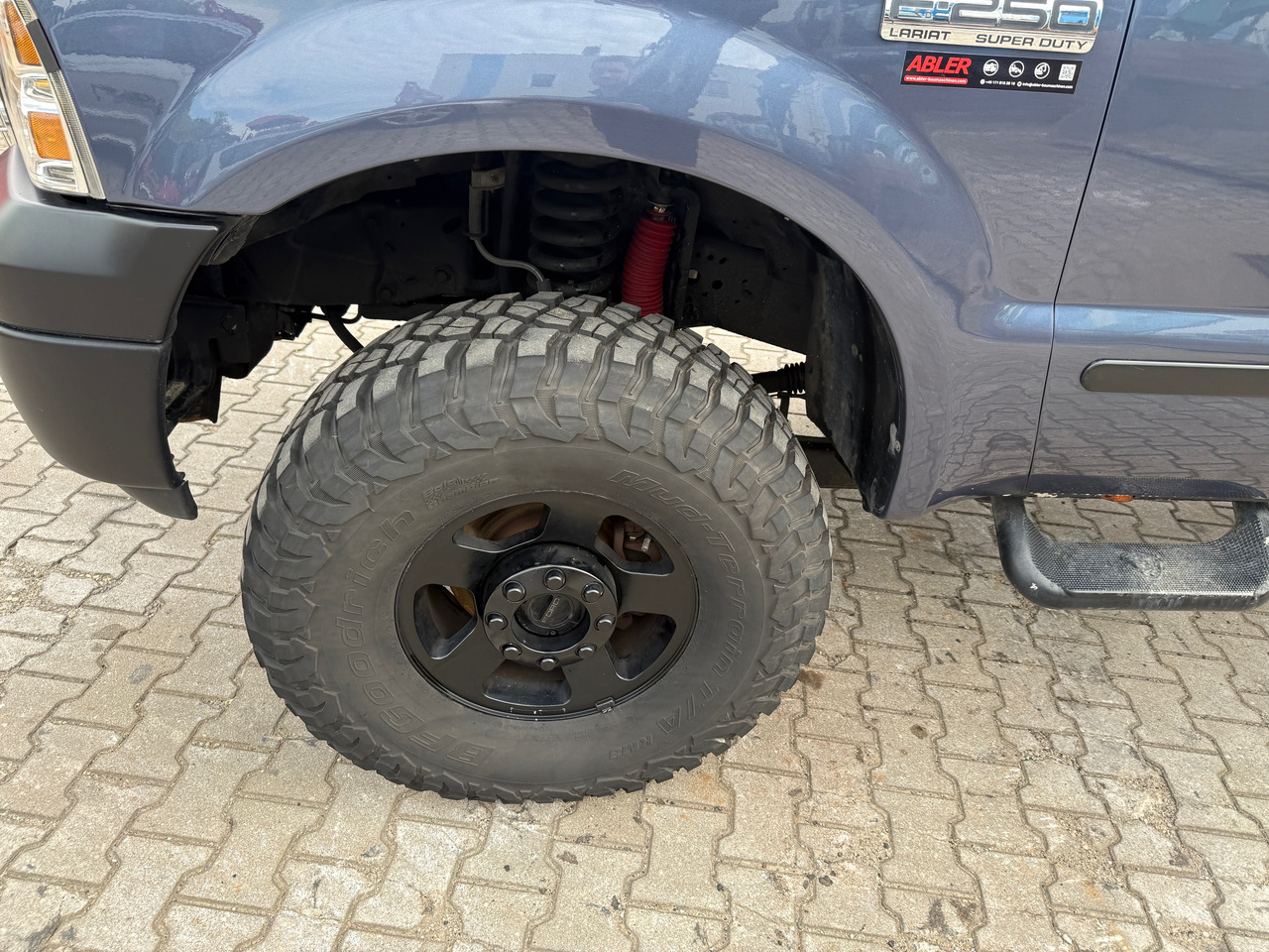 Pickup truck FORD F250: picture 10