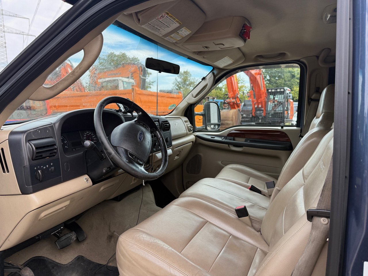 Pickup truck FORD F250: picture 14
