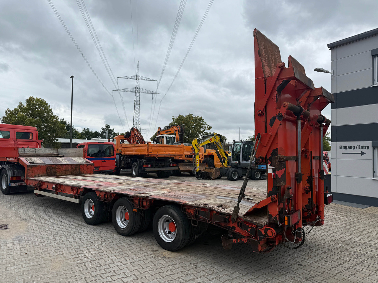 Müller Mitteltal TS3 Tieflader Auflieger mit hydr. Rampen - Low loader semi-trailer: picture 5 Müller Mitteltal TS3 Tieflader Auflieger mit hydr. Rampen - Low loader semi-trailer: picture 5