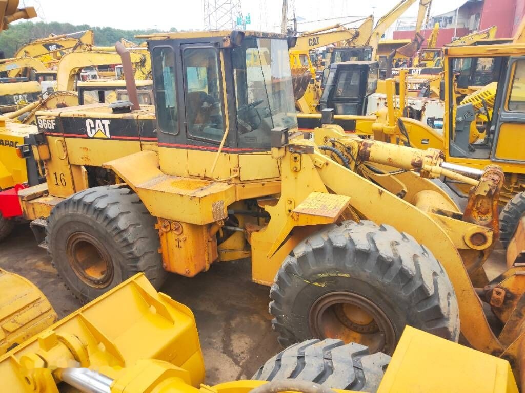 Wheel loader Caterpillar 966 F: picture 8
