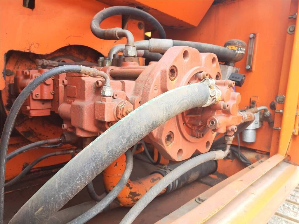 New Crawler excavator Doosan DH 300 LC-7: picture 5