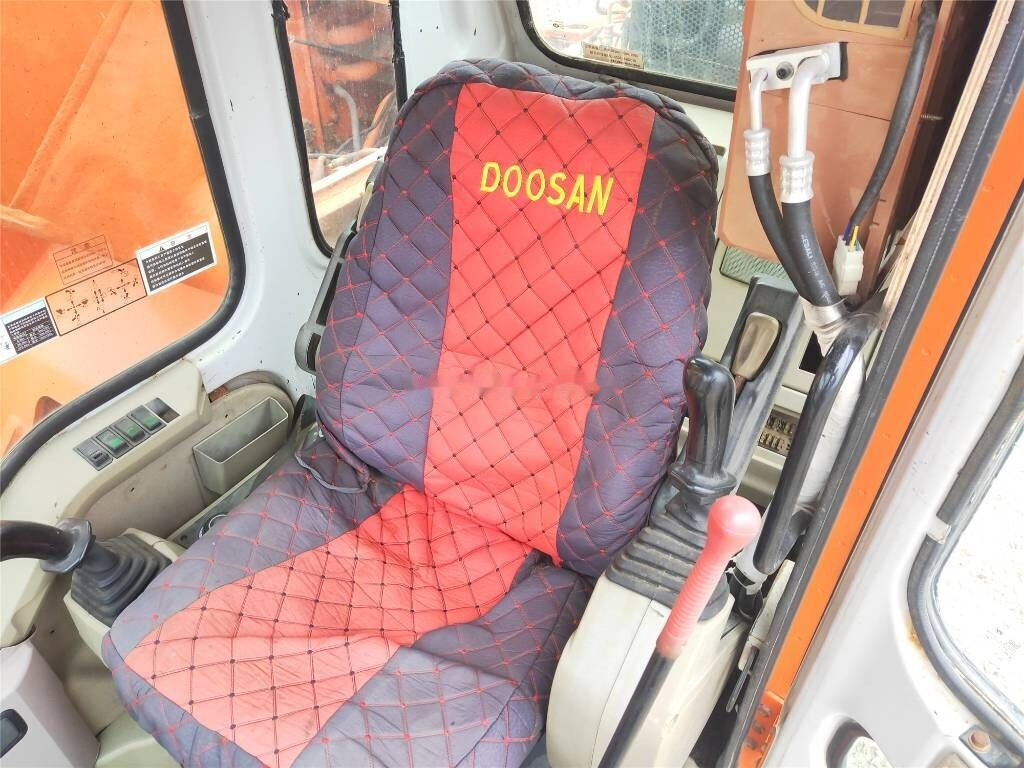 New Crawler excavator Doosan DH 300 LC-7: picture 6
