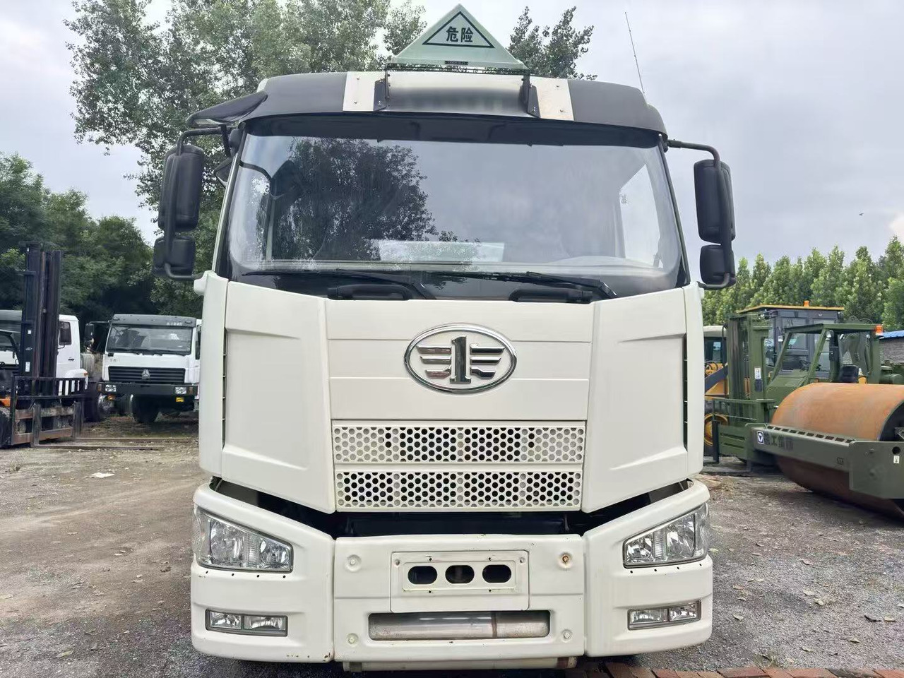 FAW - Tank truck: picture 4 FAW - Tank truck: picture 4