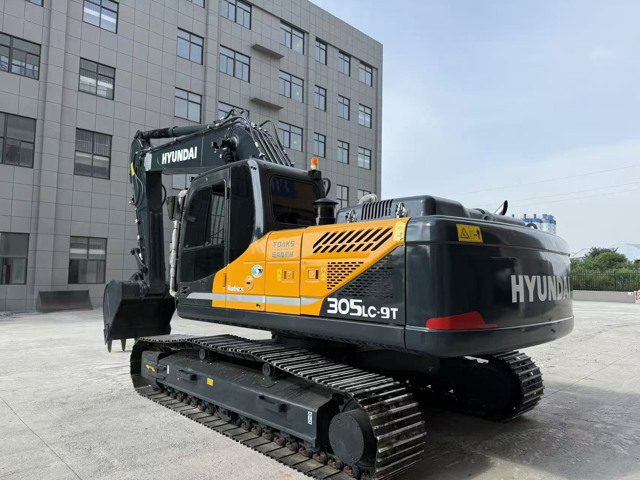 HYUNDAI R305LC-9T - Excavator: picture 5 HYUNDAI R305LC-9T - Excavator: picture 5