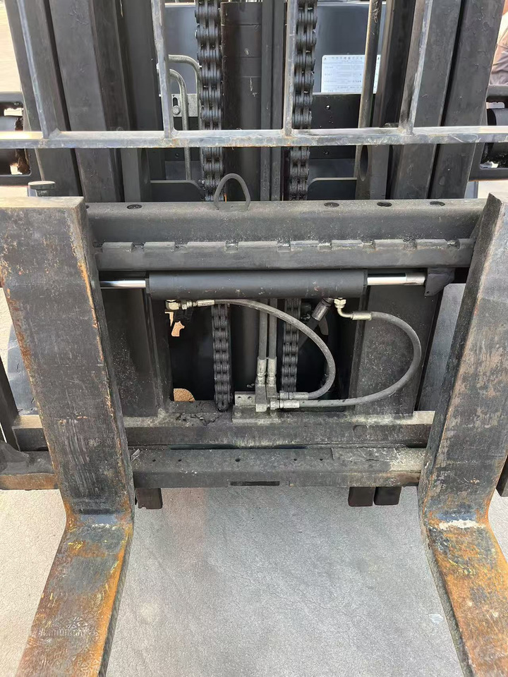 Diesel forklift HangCha R30DZ: picture 6 Diesel forklift HangCha R30DZ: picture 6