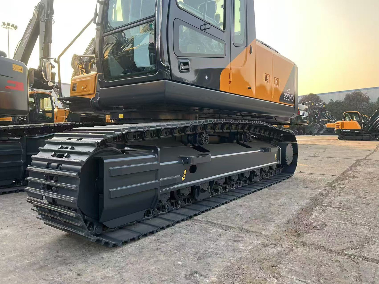 Hyundai 220HD - Crawler excavator: picture 4 Hyundai 220HD - Crawler excavator: picture 4